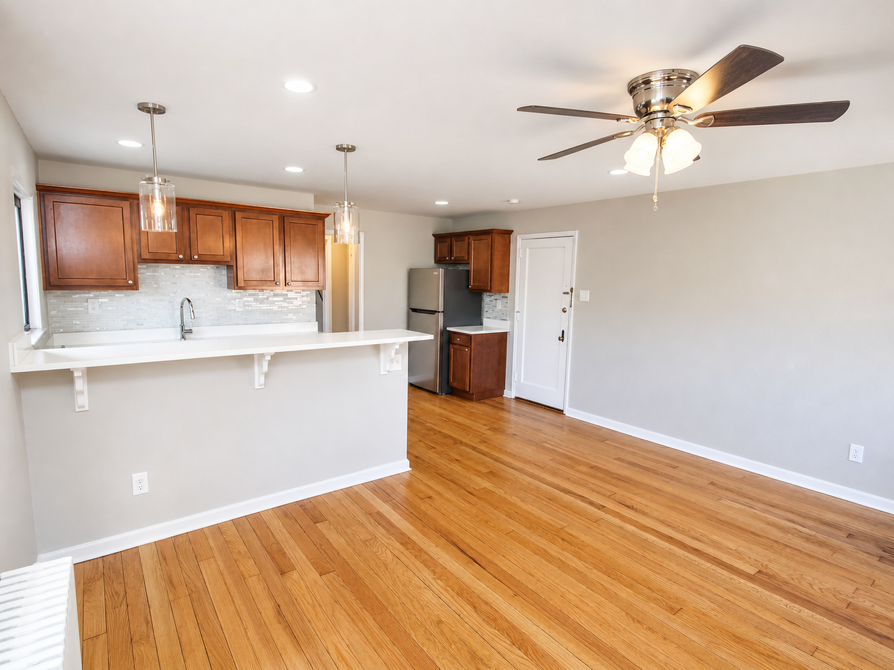 5615 ELLSWORTH AVENUEAPT E-33 #E33 - Photo 3 of 10