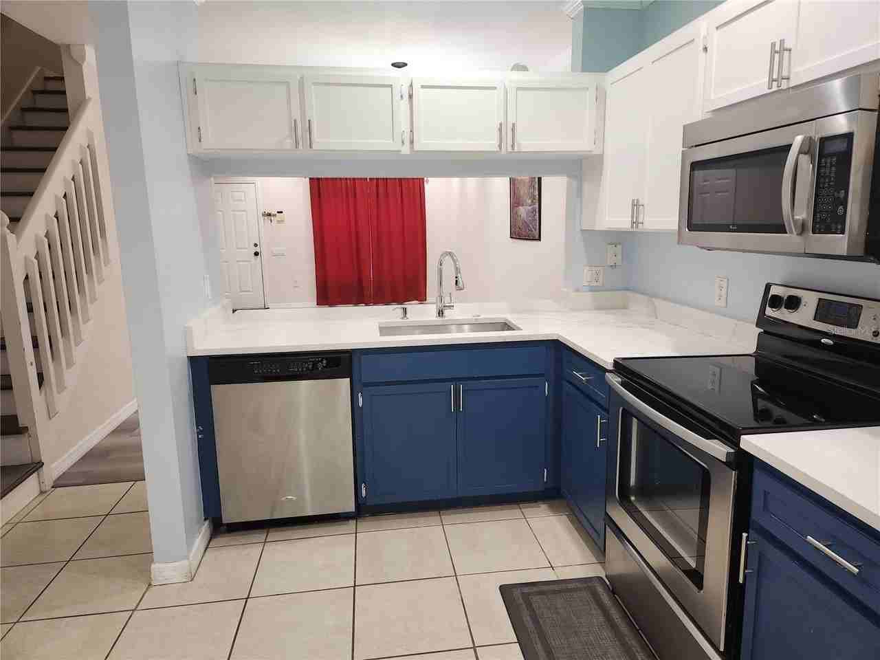 8637 Hunters Key Cir #8637 - Photo 6 of 33