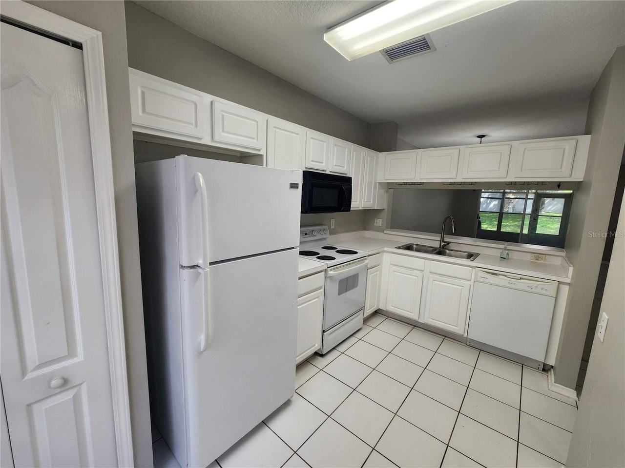 2302 Lake Woodberry Cir - Photo 6 of 50