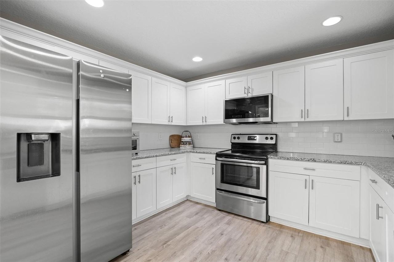 3822 W Euclid Ave - Photo 4 of 18