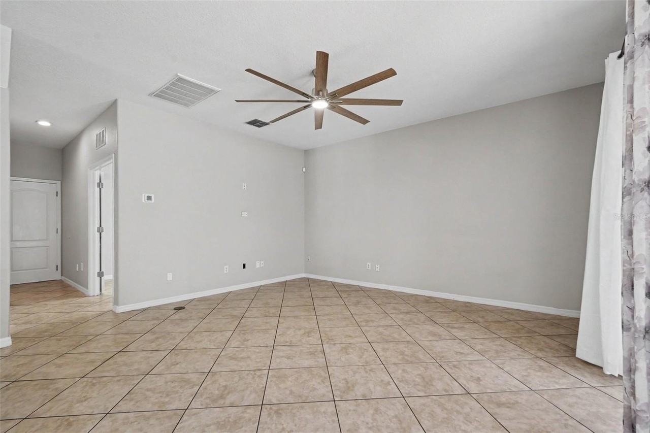 301 Fern Gulley Dr - Photo 6 of 27