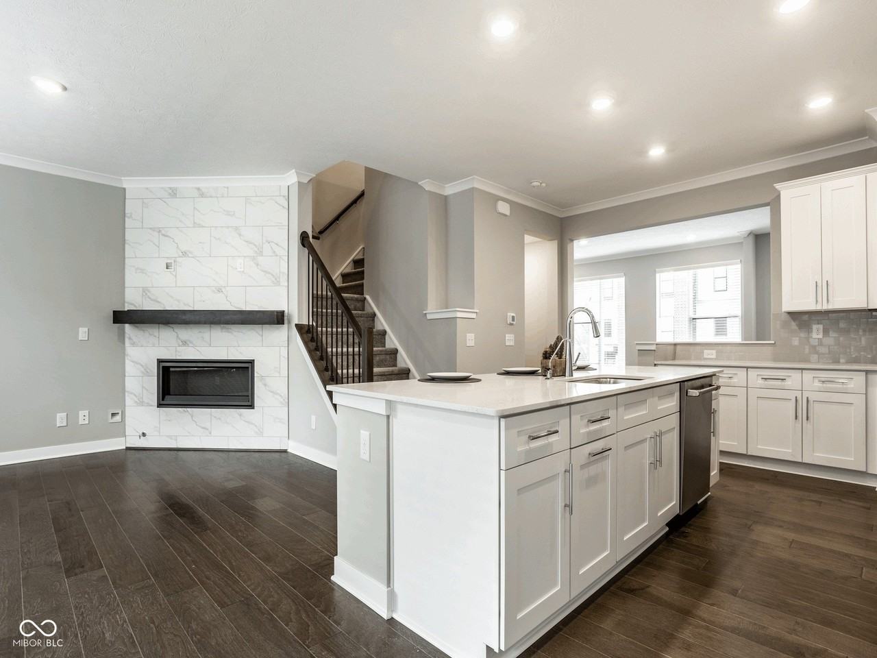 11581 Fulham St - Photo 3 of 35