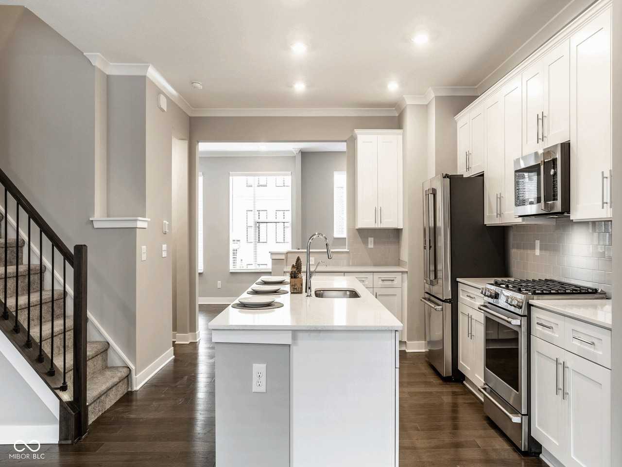 11581 Fulham St - Photo 4 of 35