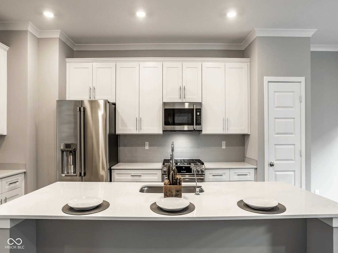 11581 Fulham St - Photo 7 of 35