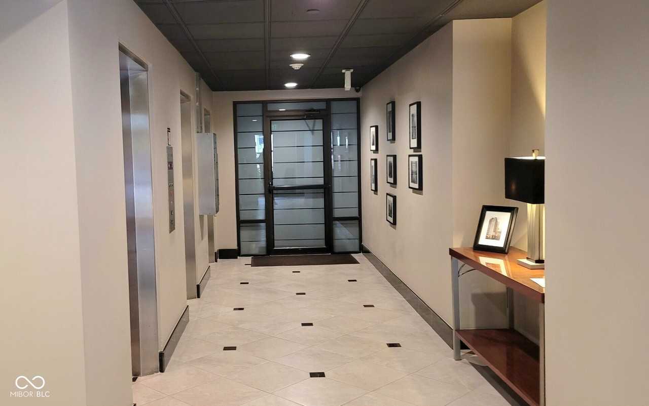 110 E Washington St #5A - Photo 5 of 47