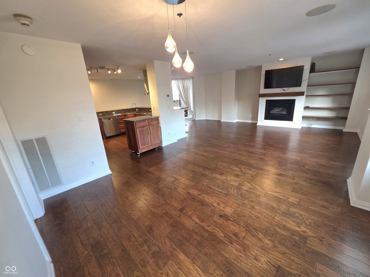 110 E Washington St #5A - Photo 7 of 47