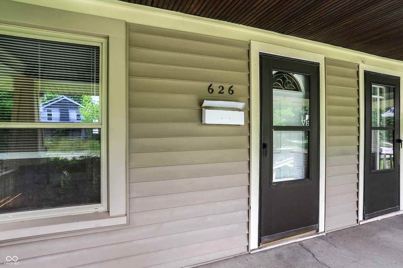 626 N Riley Ave - Photo 4 of 32
