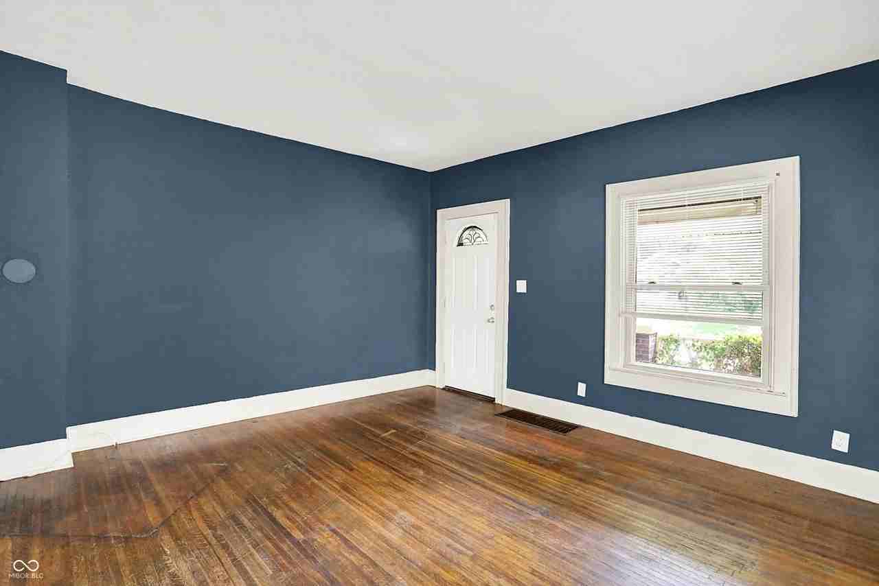 626 N Riley Ave - Photo 5 of 32