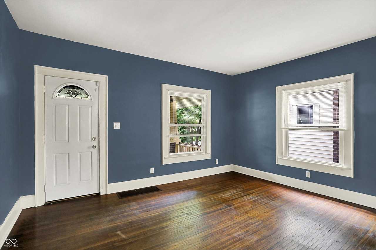 626 N Riley Ave - Photo 6 of 32