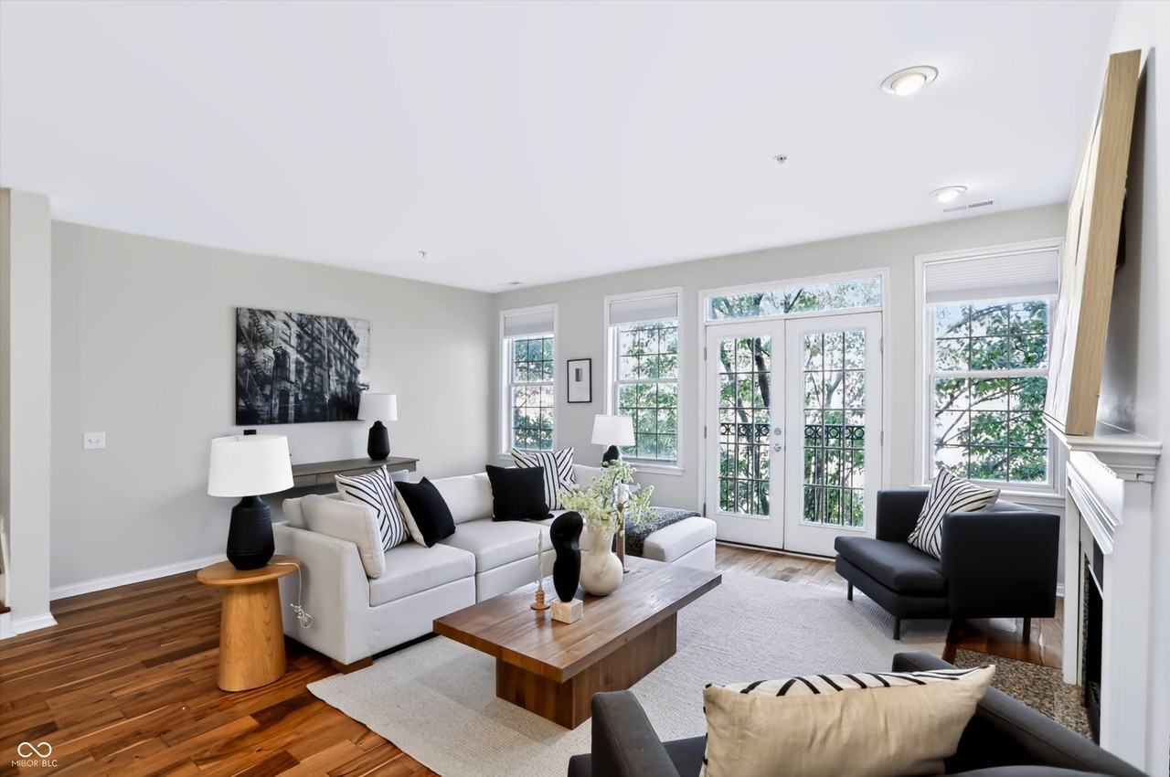 219 N New Jersey St #219D - Photo 4 of 27