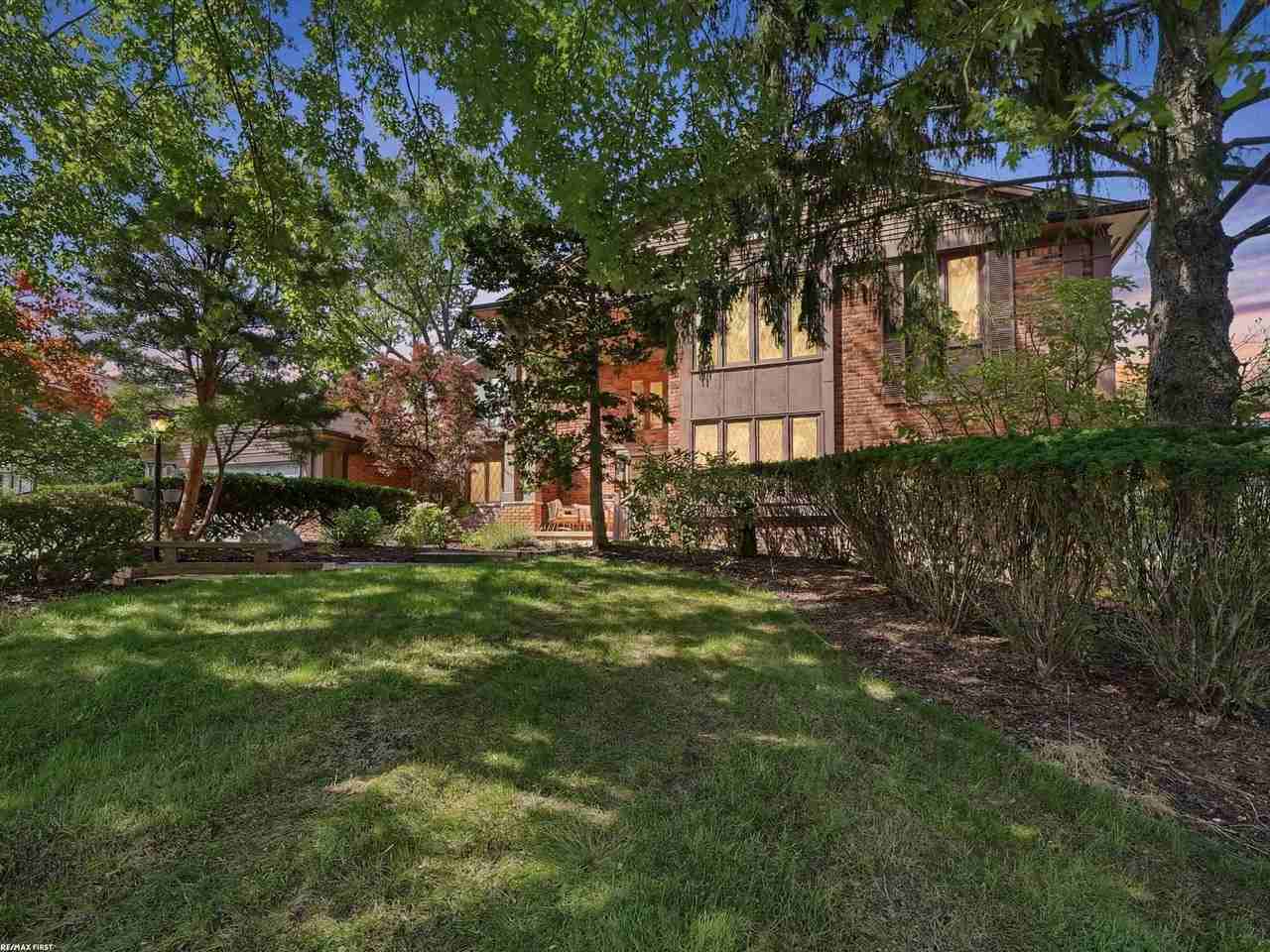 4677 Rolling Ridge Rd - Photo 2 of 50
