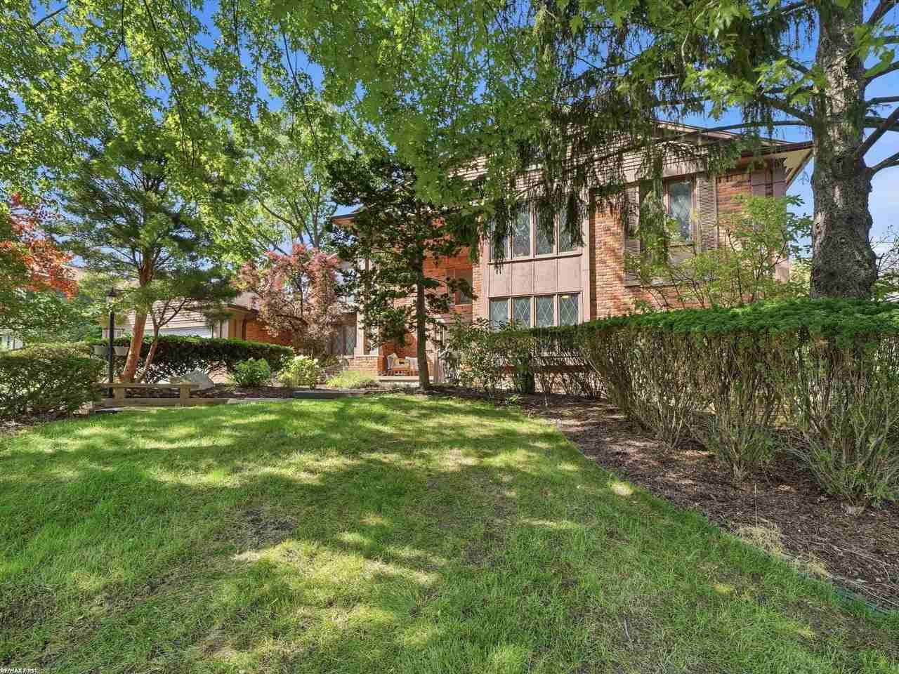 4677 Rolling Ridge Rd - Photo 3 of 50