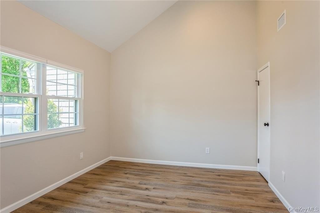 9 N Mcconnell Ave - Photo 3 of 20