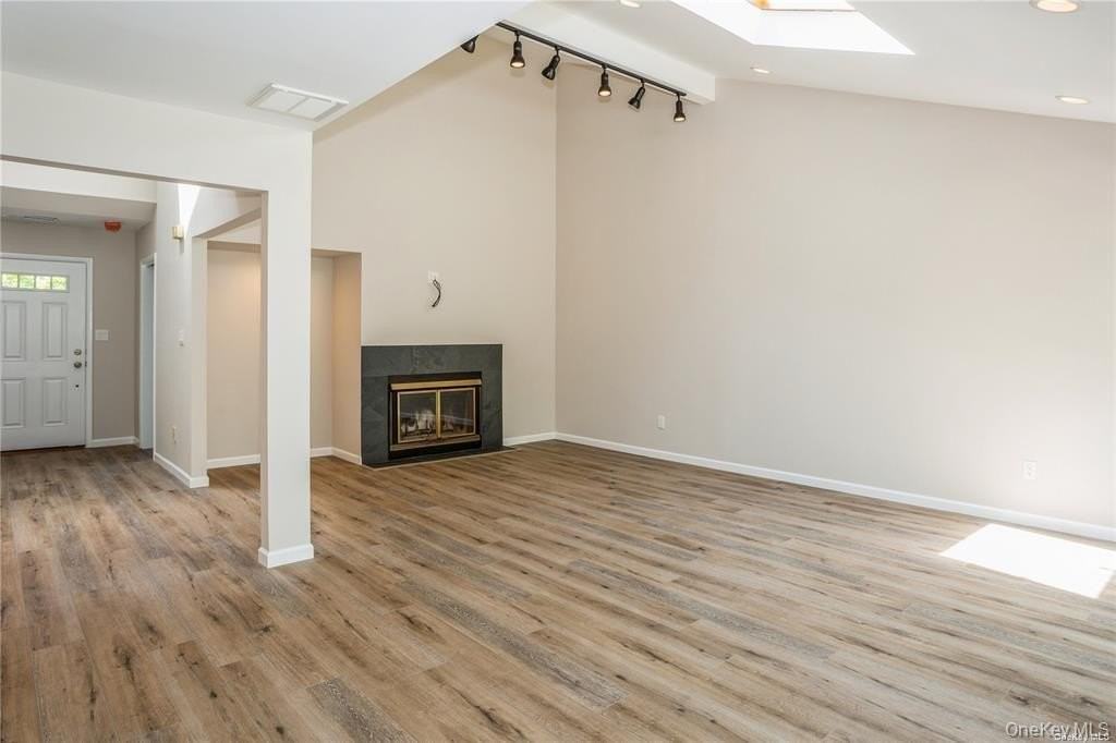 9 N Mcconnell Ave - Photo 5 of 20