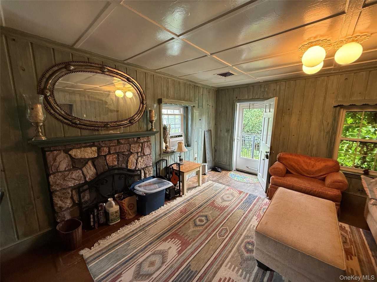 649 Lakes Rd - Photo 5 of 14