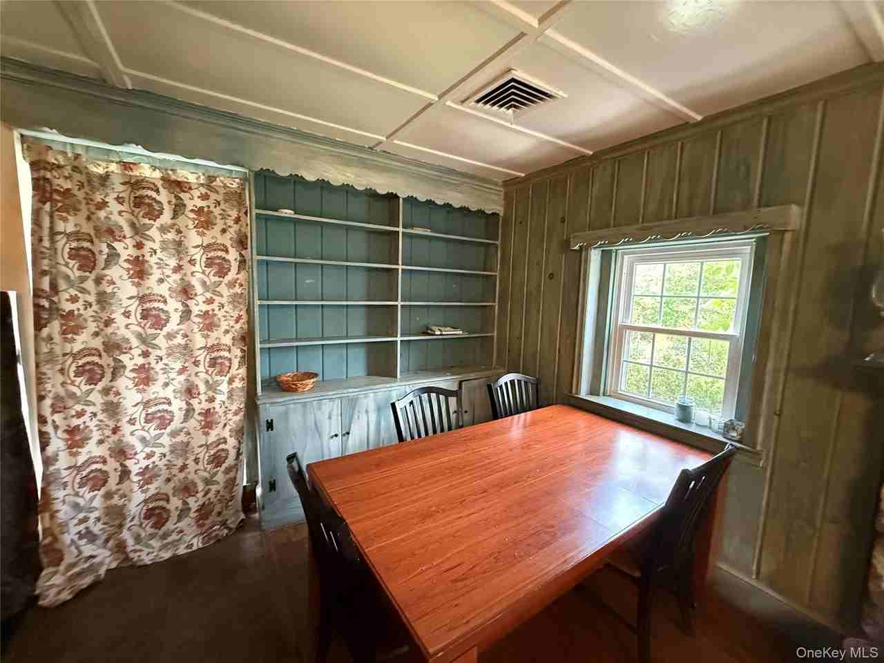 649 Lakes Rd - Photo 6 of 14
