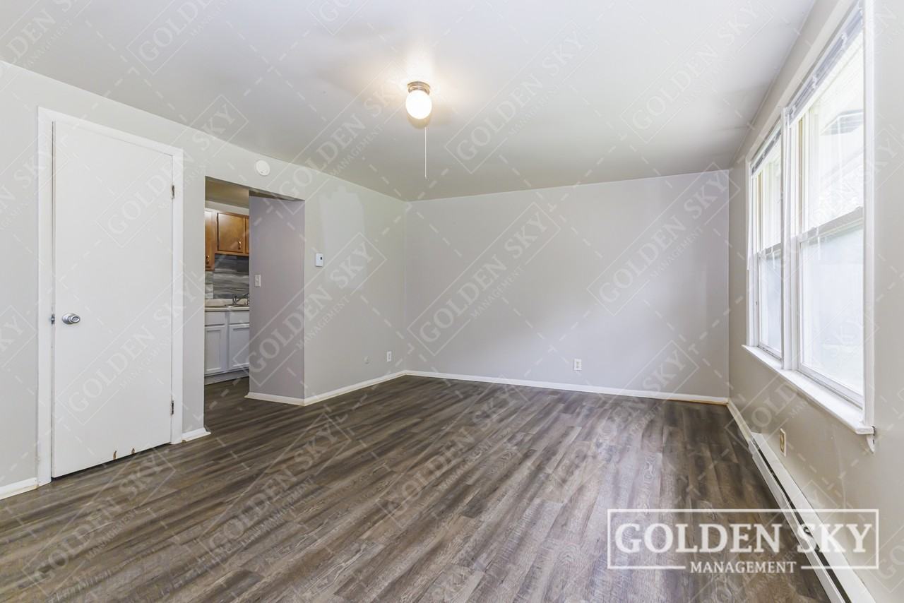 709 South Hutchinson Avenue - 7Unit 7 #7 - Photo 3 of 10
