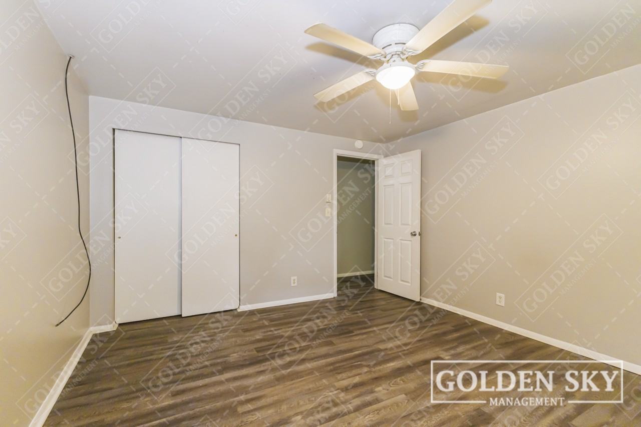 709 South Hutchinson Avenue - 7Unit 7 #7 - Photo 4 of 10