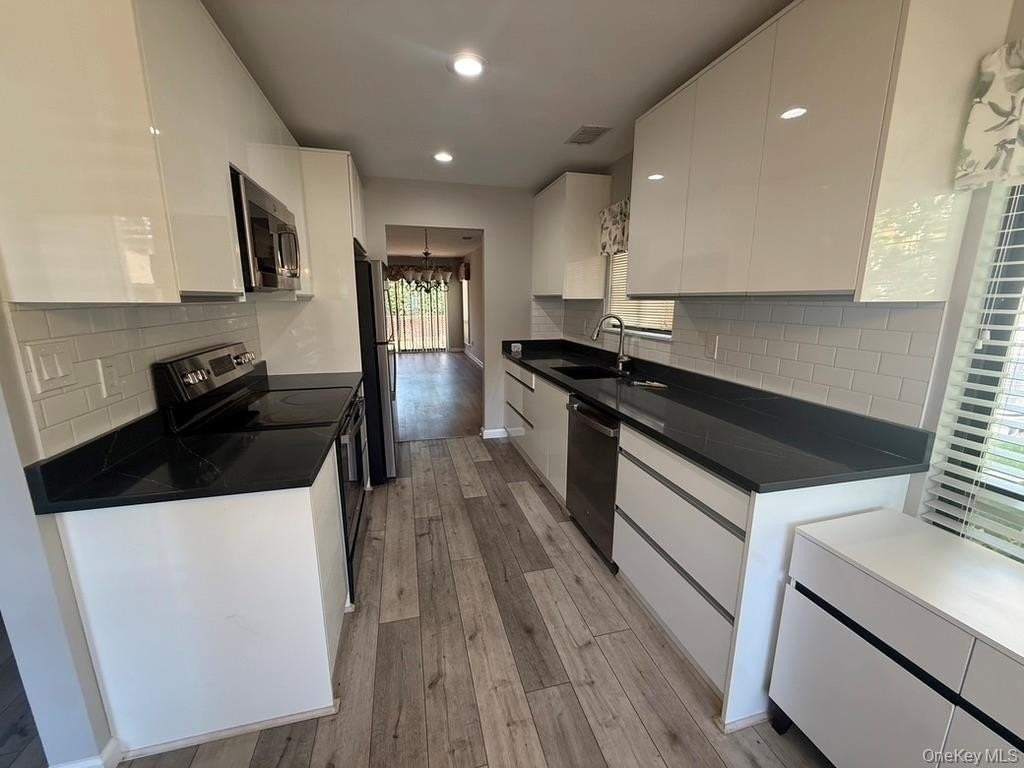 31 Stanford Ct - Photo 2 of 15