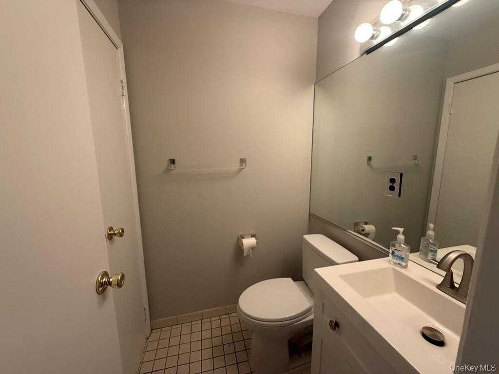 31 Stanford Ct - Photo 5 of 15
