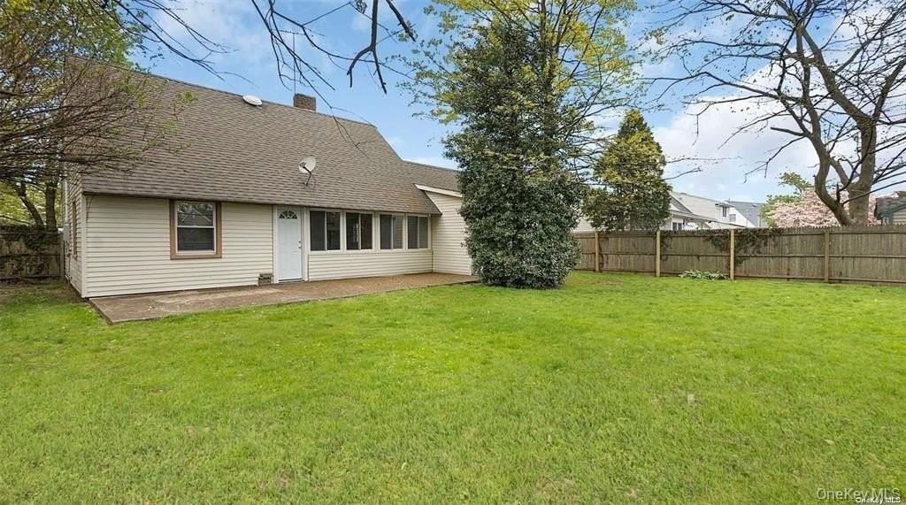 26 Carriage Ln - Photo 2 of 16