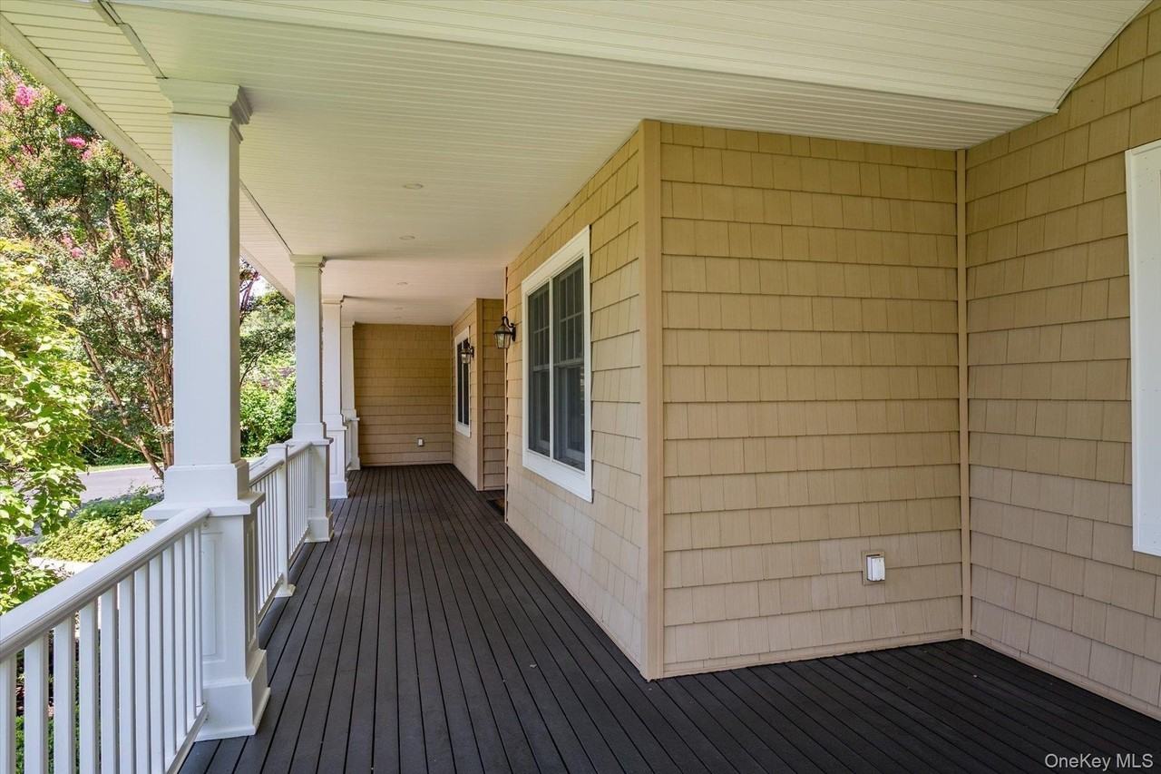 12 Glenridge Ln - Photo 2 of 44