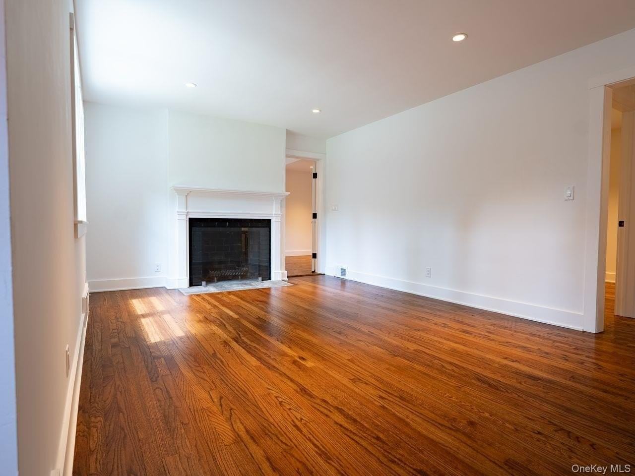 23 Salem Rd - Photo 2 of 12