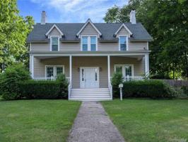 featured image of 63 W Neck Rd #2ndFL