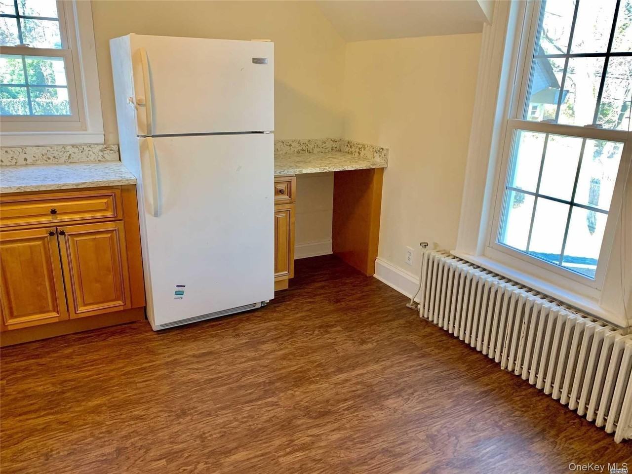 63 W Neck Rd #2ndFL - Photo 3 of 15