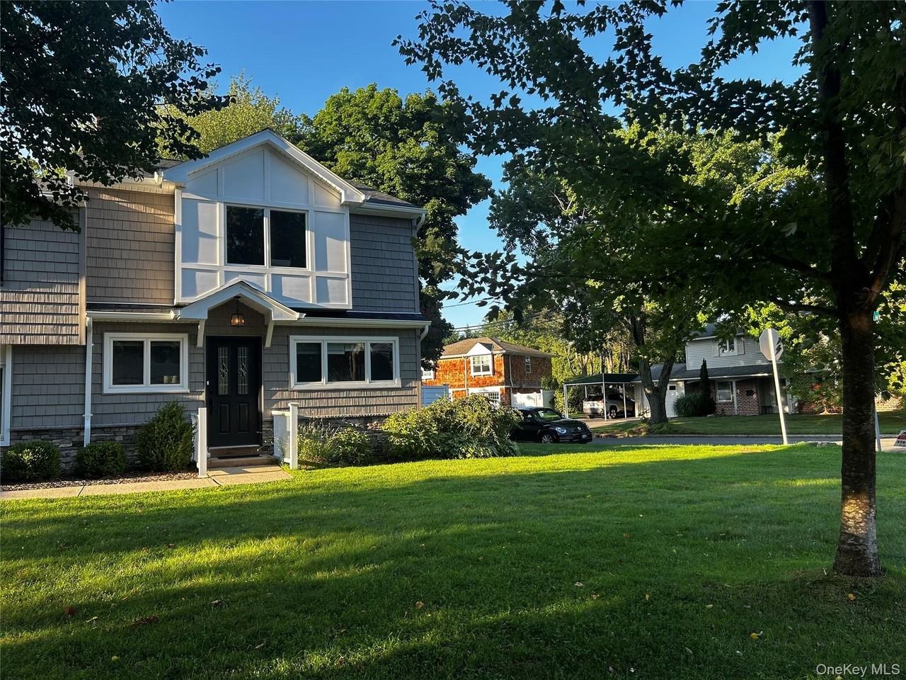 10 Evelyn Dr - Photo 2 of 11