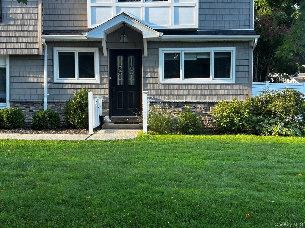 10 Evelyn Dr - Photo 3 of 11