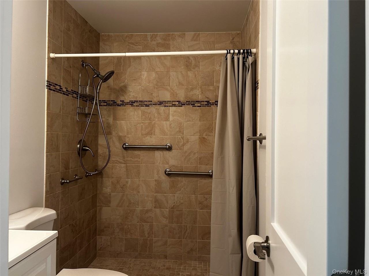 10 Evelyn Dr - Photo 6 of 11