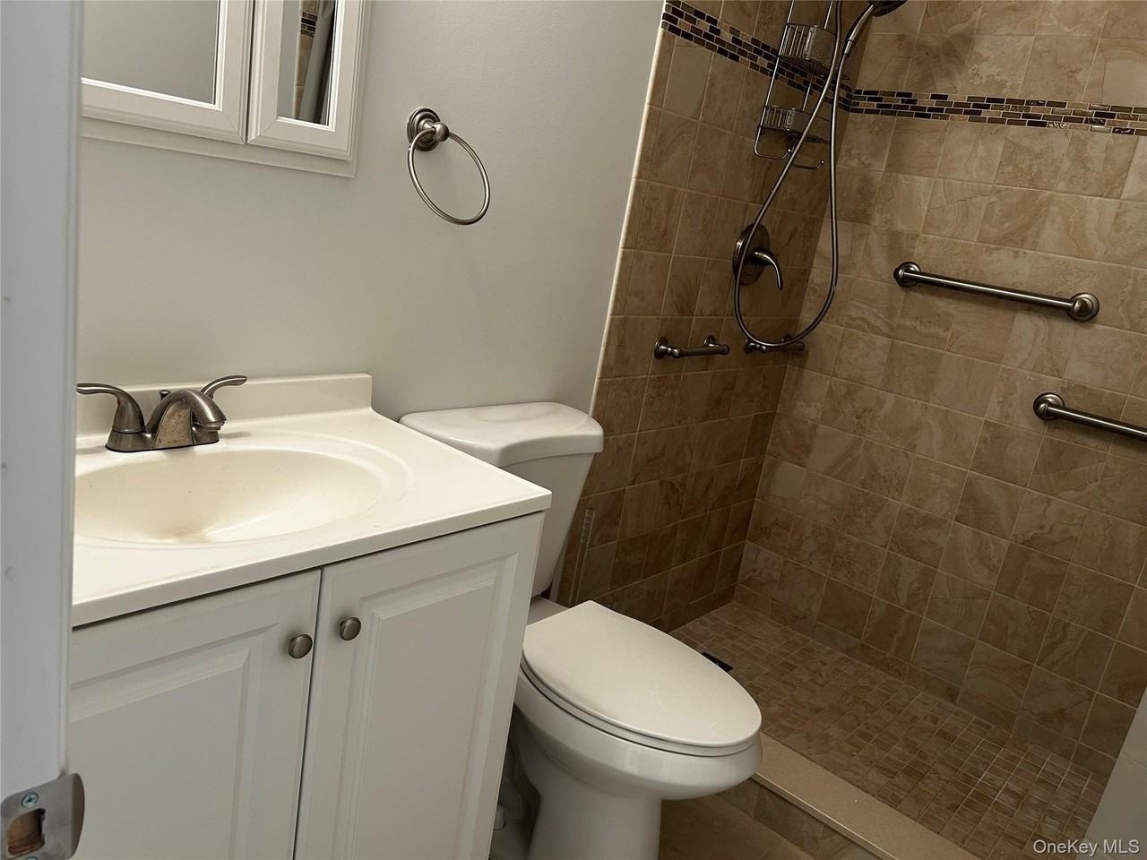 10 Evelyn Dr - Photo 7 of 11
