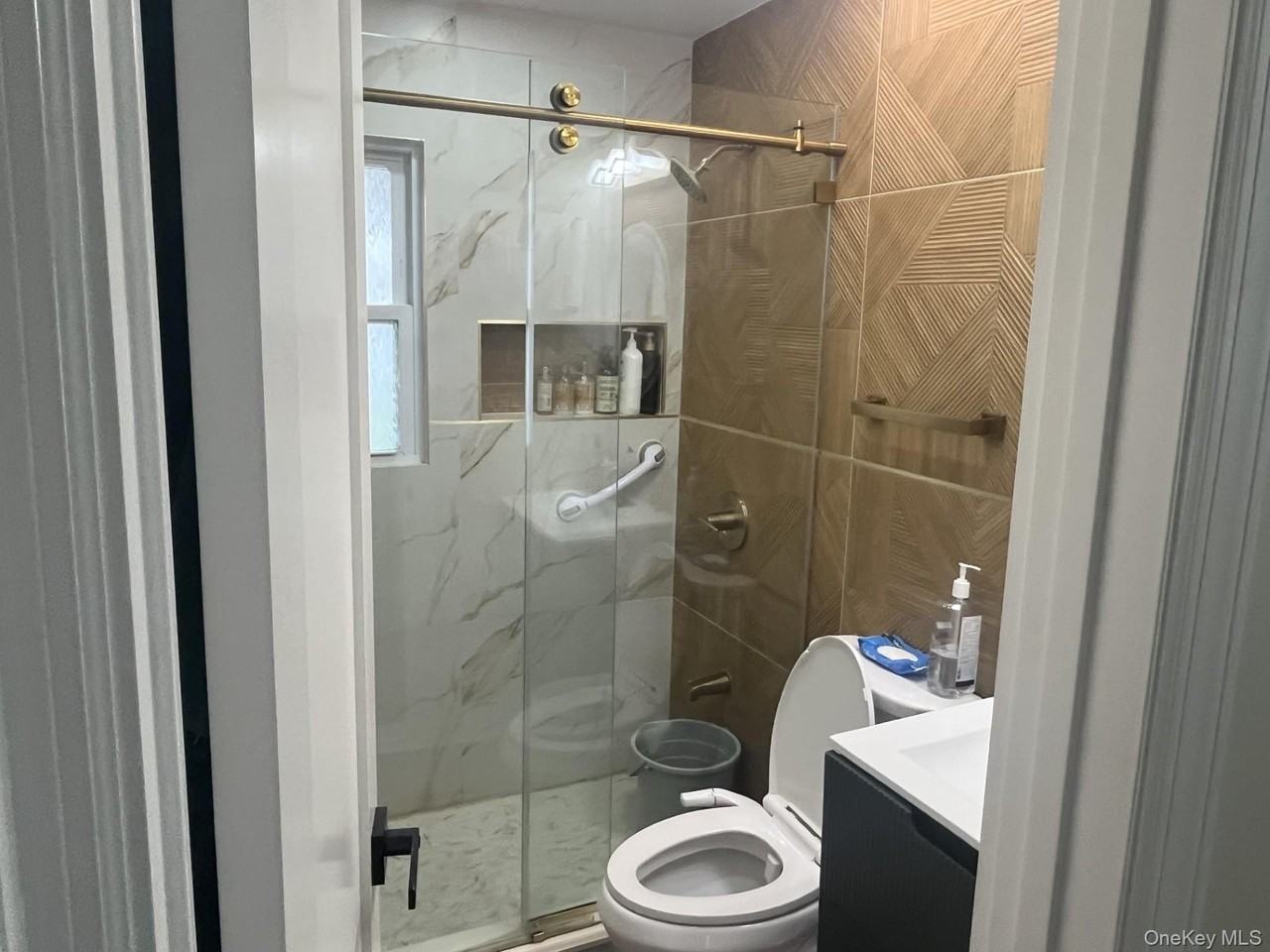 83 Woodbine Dr N - Photo 6 of 13