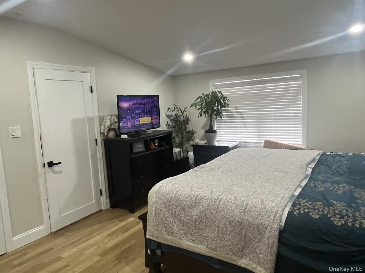 83 Woodbine Dr N - Photo 7 of 13