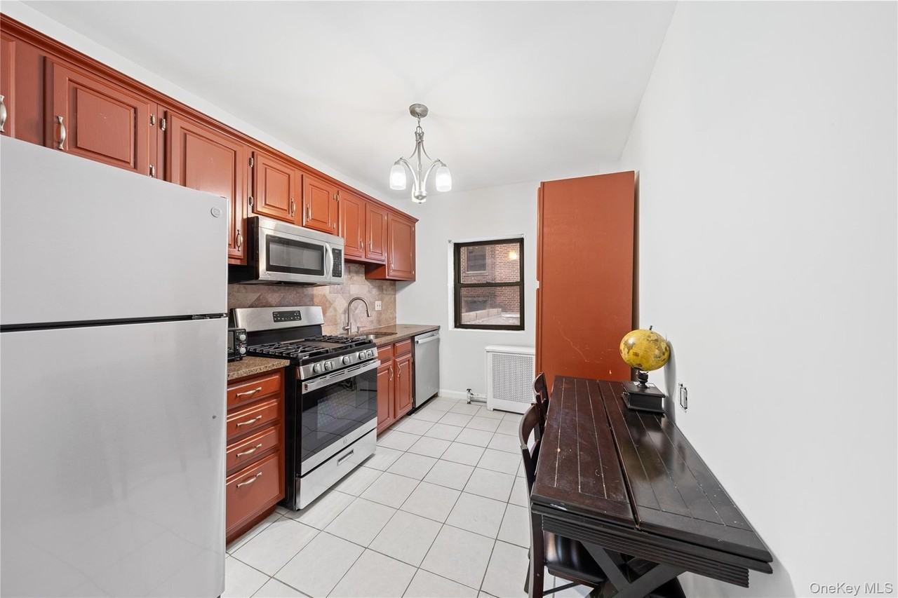 240 Halstead Ave #A3 - Photo 7 of 14