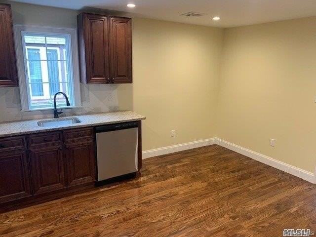 13 Lincoln Rd - Photo 3 of 9
