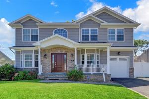 featured image of 11 Lillian Ln