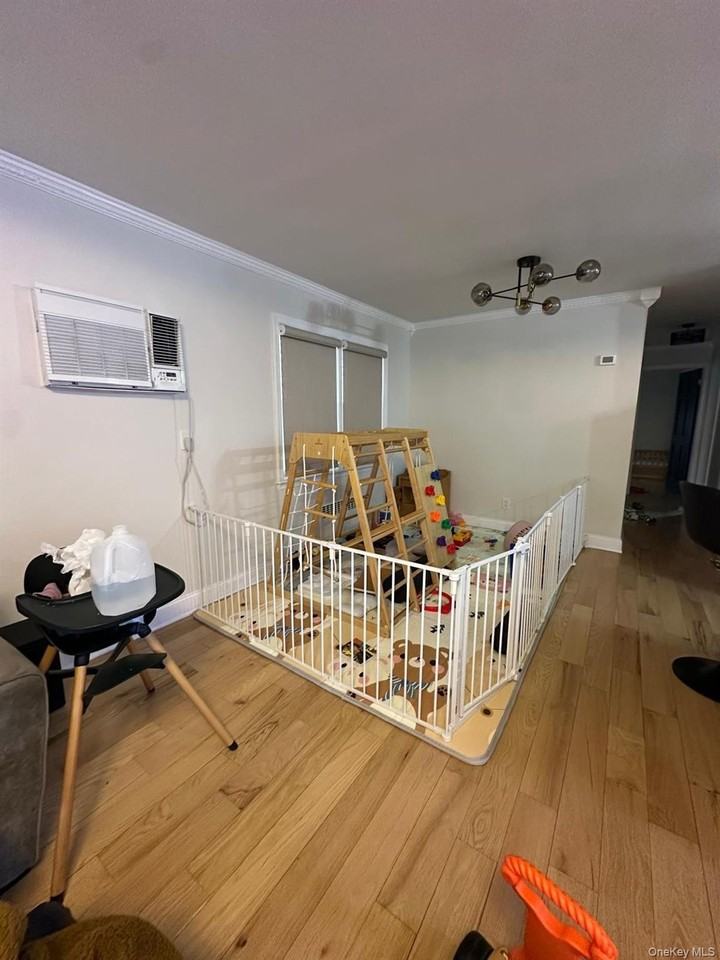 10144 98th St - Photo 2 of 12