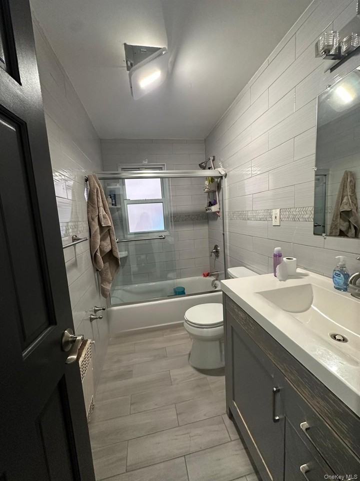 10144 98th St - Photo 4 of 12