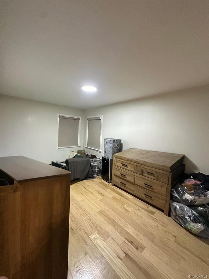 10144 98th St - Photo 5 of 12