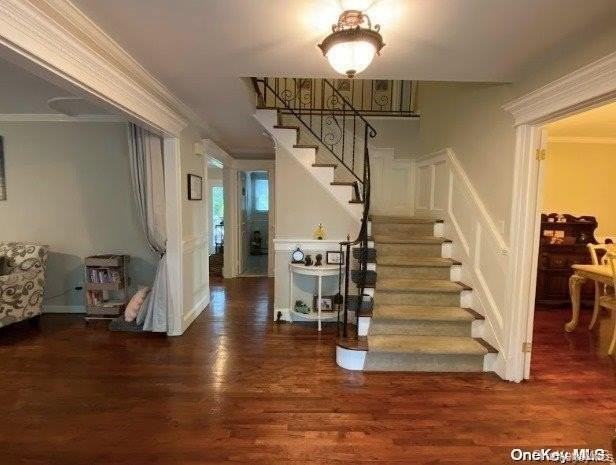 174 Lodge Ave - Photo 2 of 17