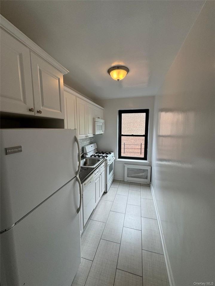 65 Old Mamaroneck Rd #4R - Photo 4 of 6