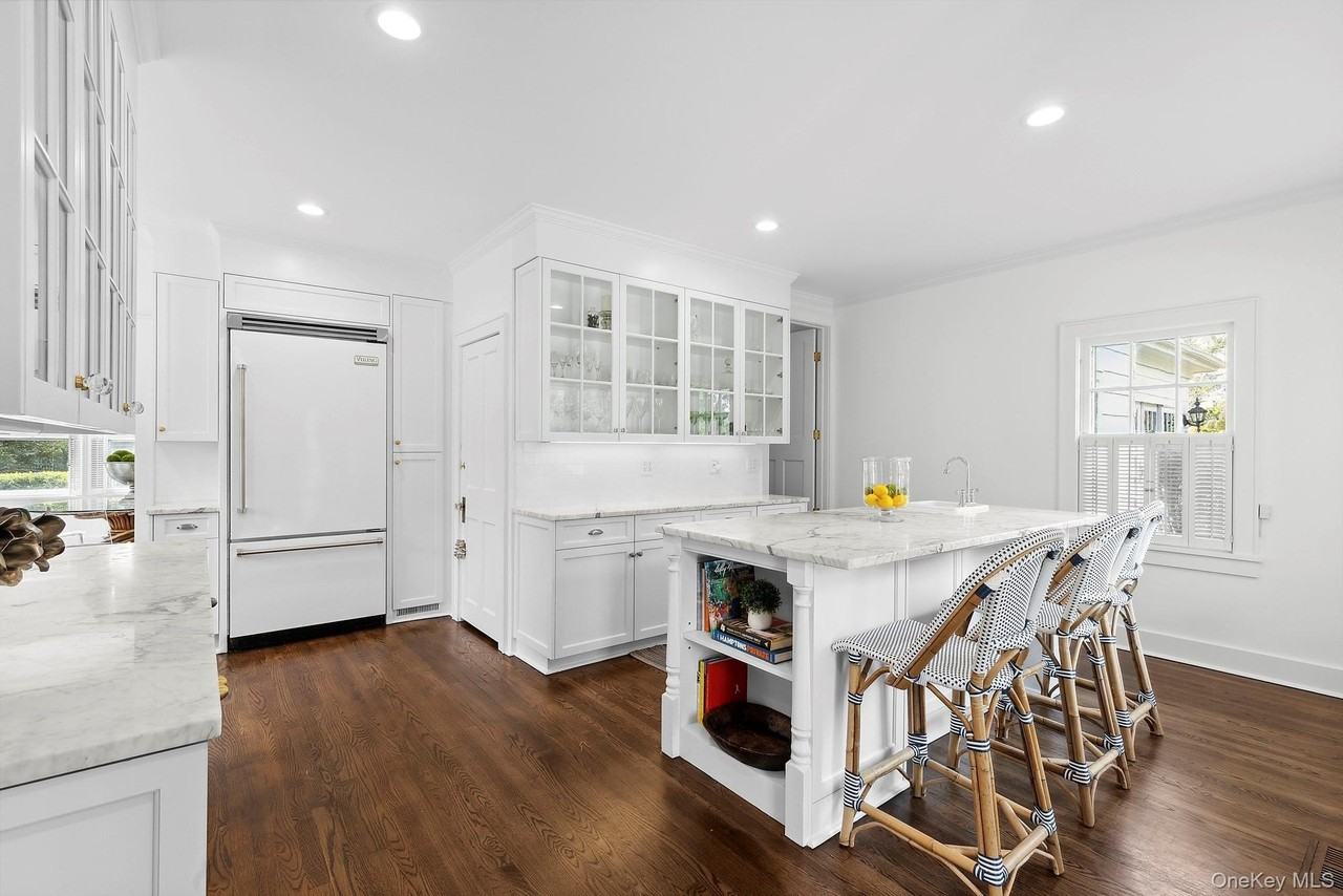 1 Bishop Ave - Photo 6 of 19