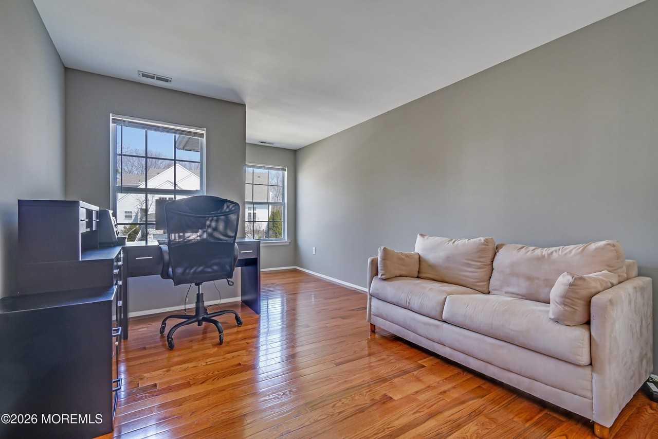 256 Tennis Ct - Photo 7 of 28