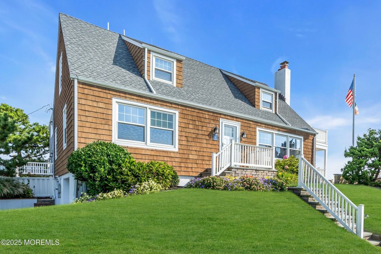 411 Ocean Ave - Photo 3 of 46