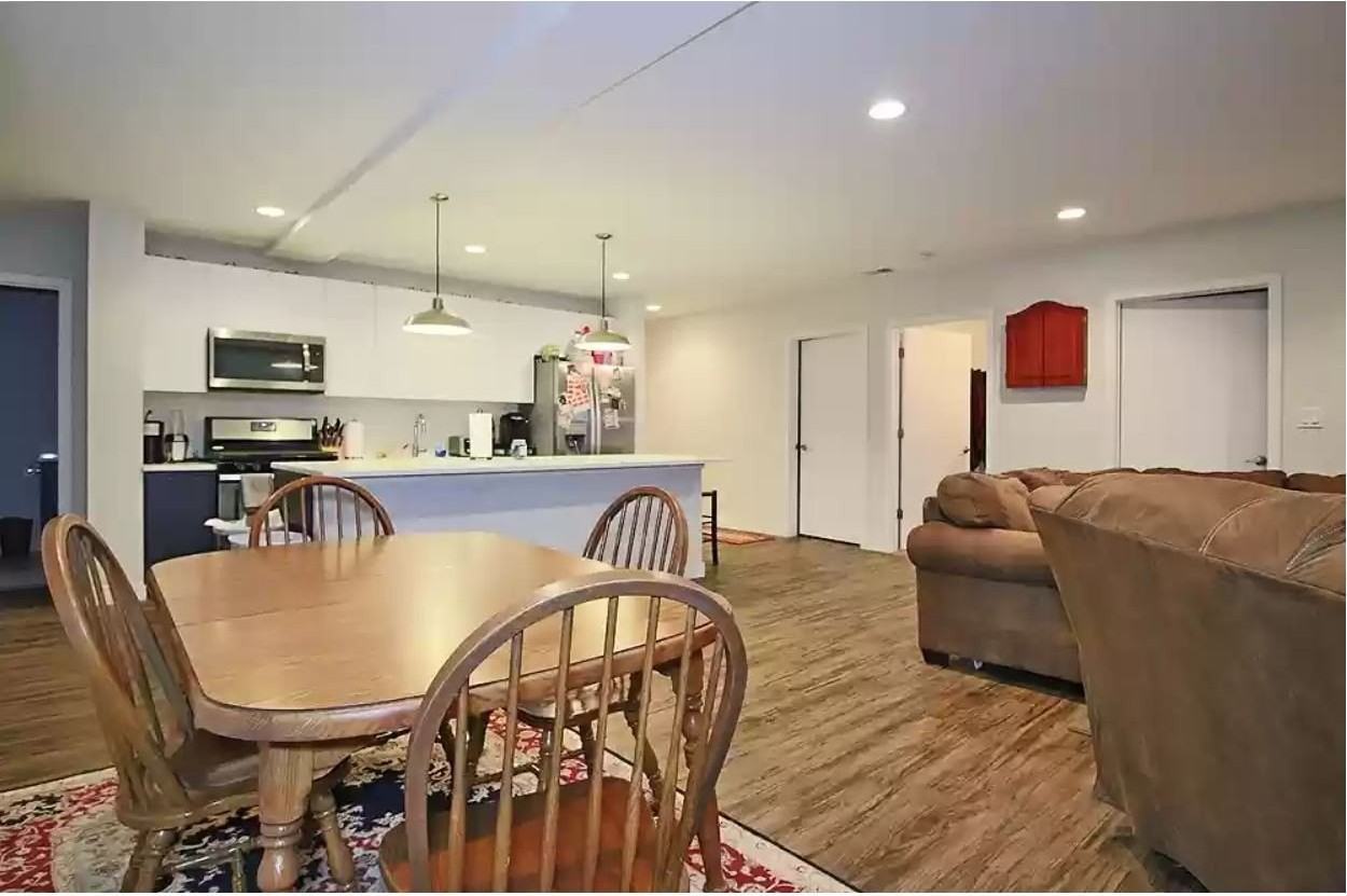 1045 W Cornelia Ave #101 - Photo 3 of 13