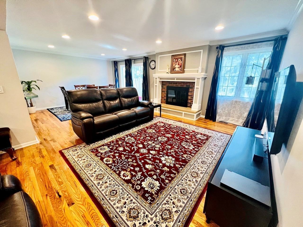 805 Suffield Sq - Photo 6 of 12