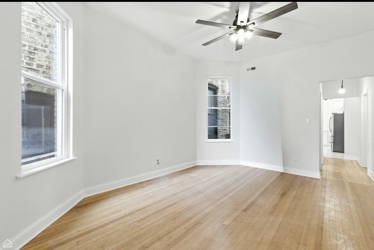 909 W Addison St #2 - Photo 6 of 12