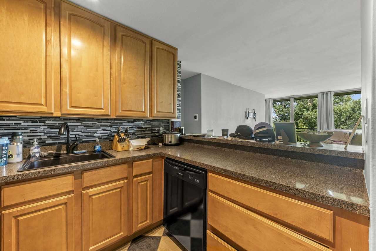 5820 Oakwood Dr #5F - Photo 4 of 16